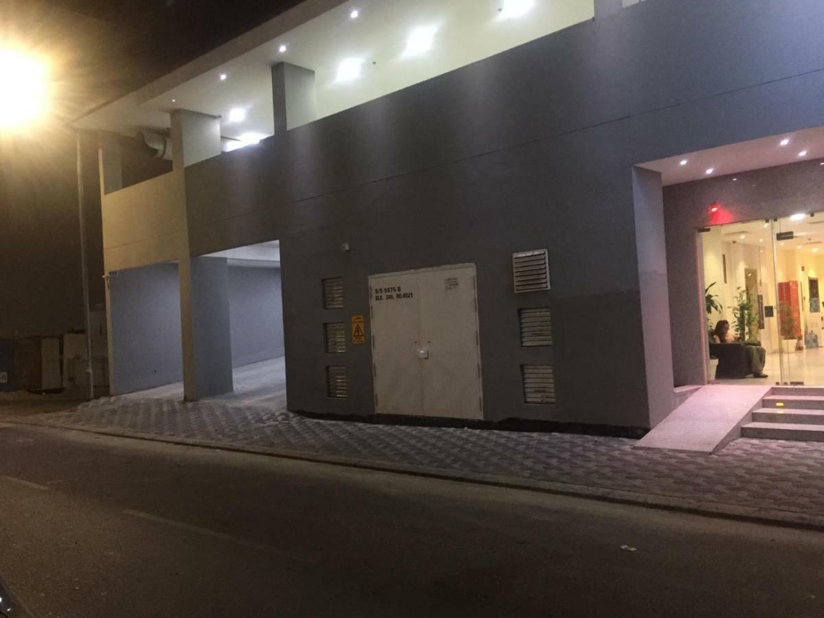 Tangier Tower Hotel Al-Manamah Bagian luar foto