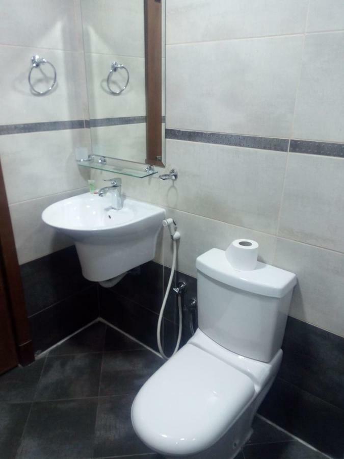 Tangier Tower Hotel Al-Manamah Bagian luar foto