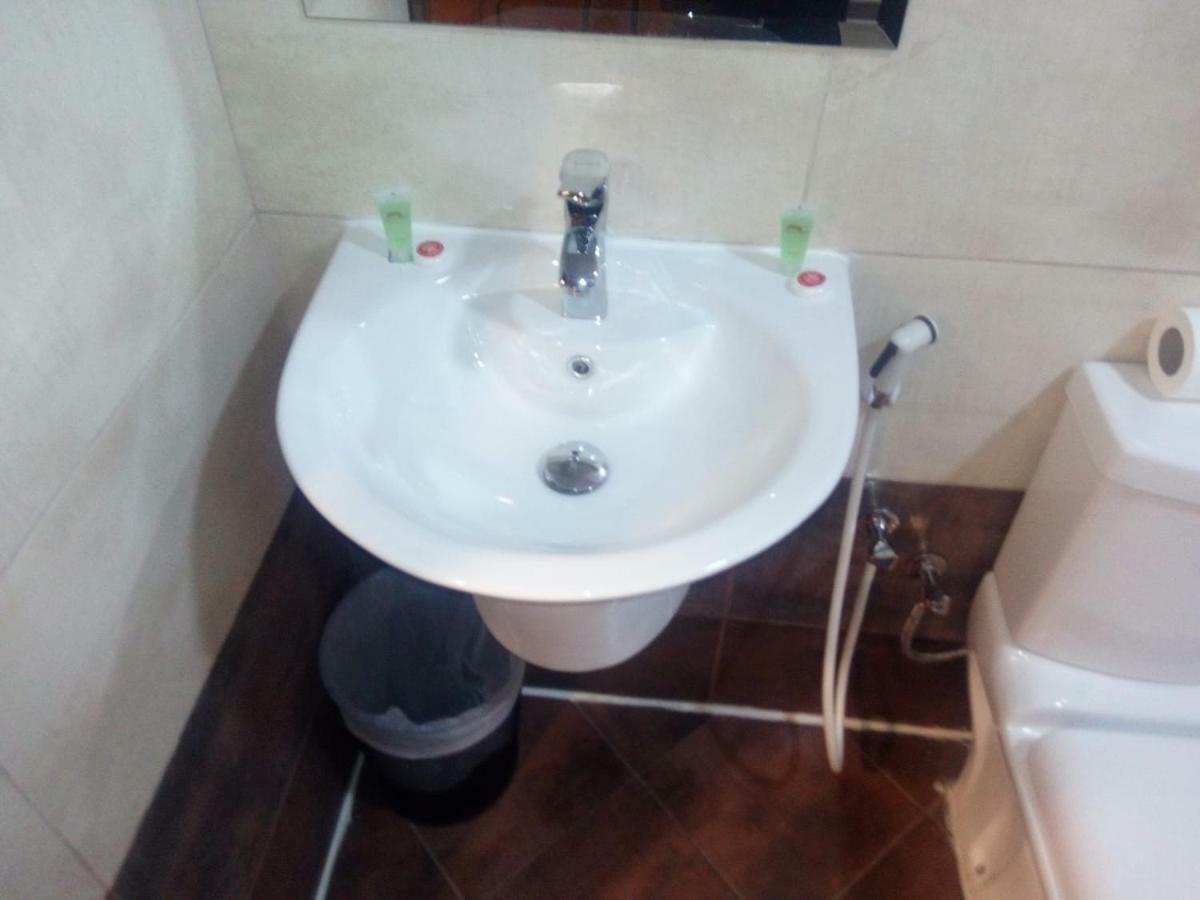 Tangier Tower Hotel Al-Manamah Bagian luar foto